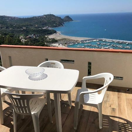 Appartamento Vista Mare Capo dʼOrlando Kültér fotó